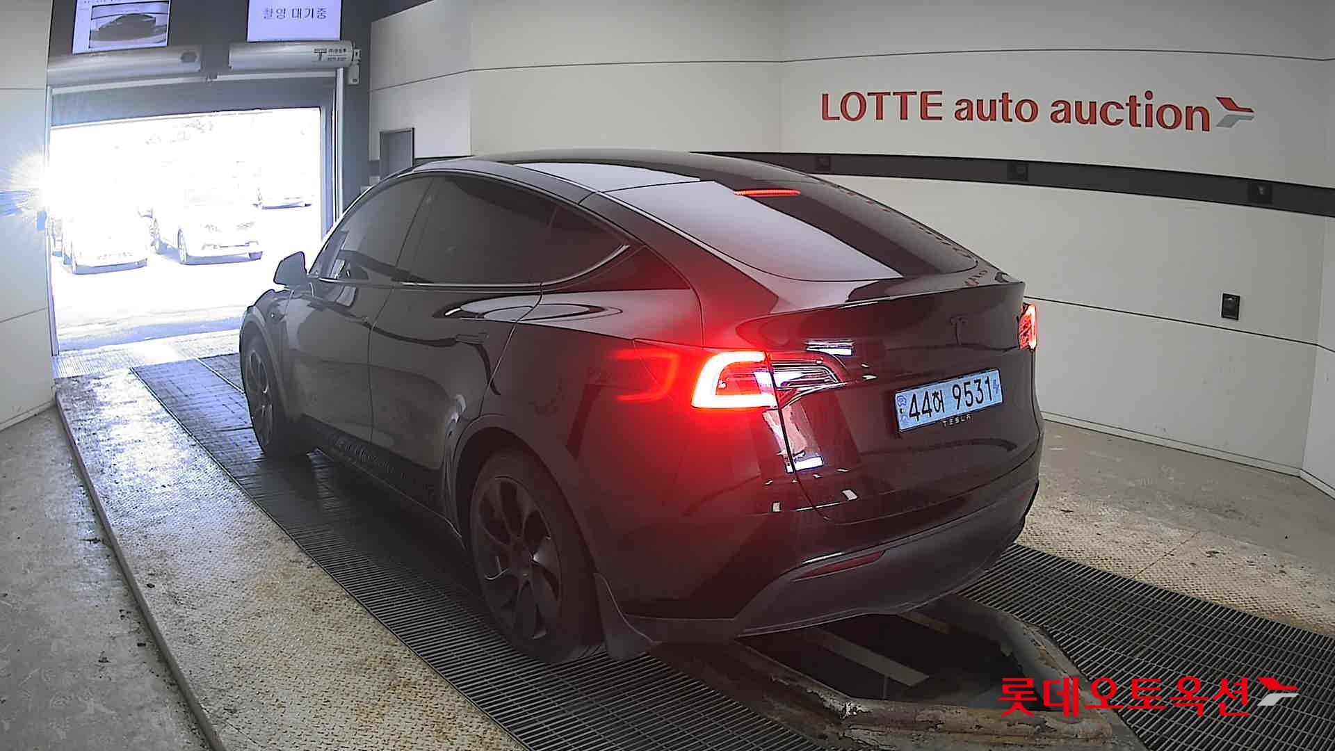 Tesla Model Y 2024 - Image 4