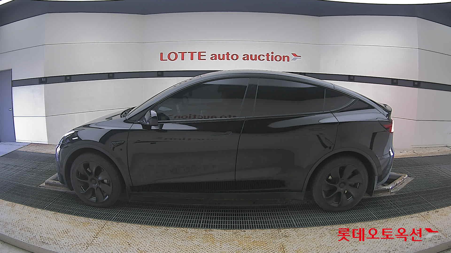 Tesla Model Y 2024 - Image 13