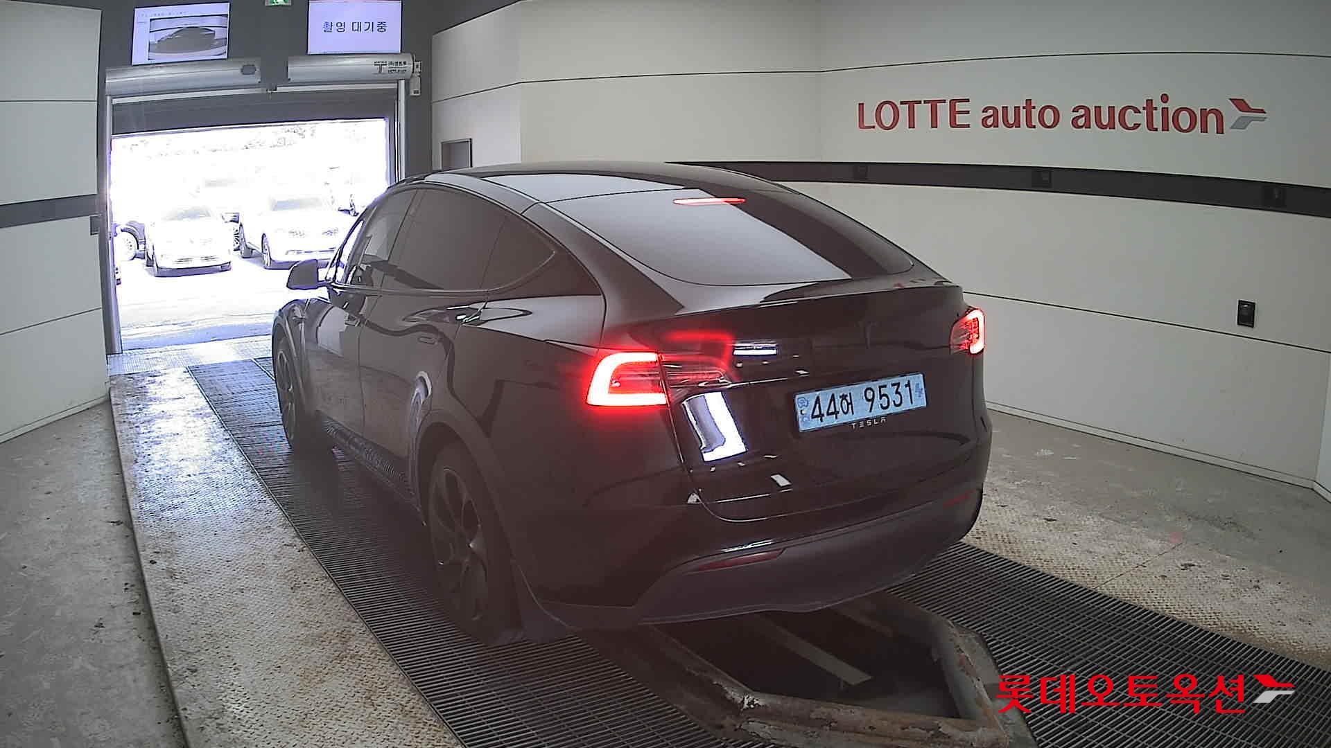 Tesla Model Y 2024 - Image 16