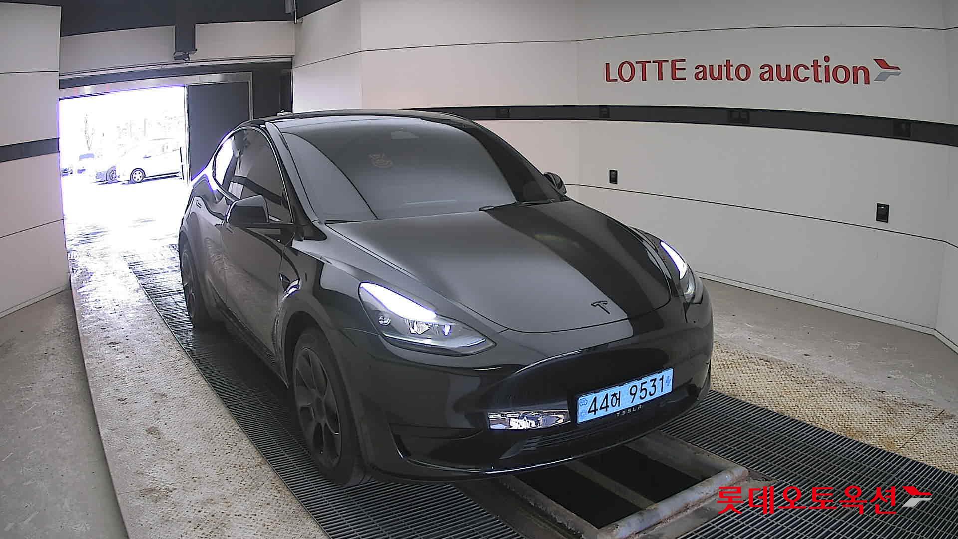 Tesla Model Y 2024 - Image 24