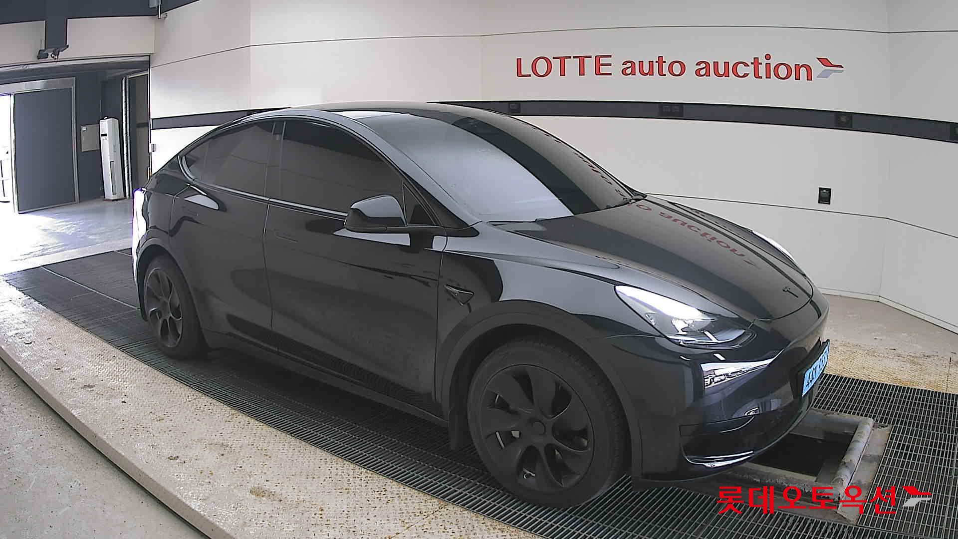 Tesla Model Y 2024 - Image 23