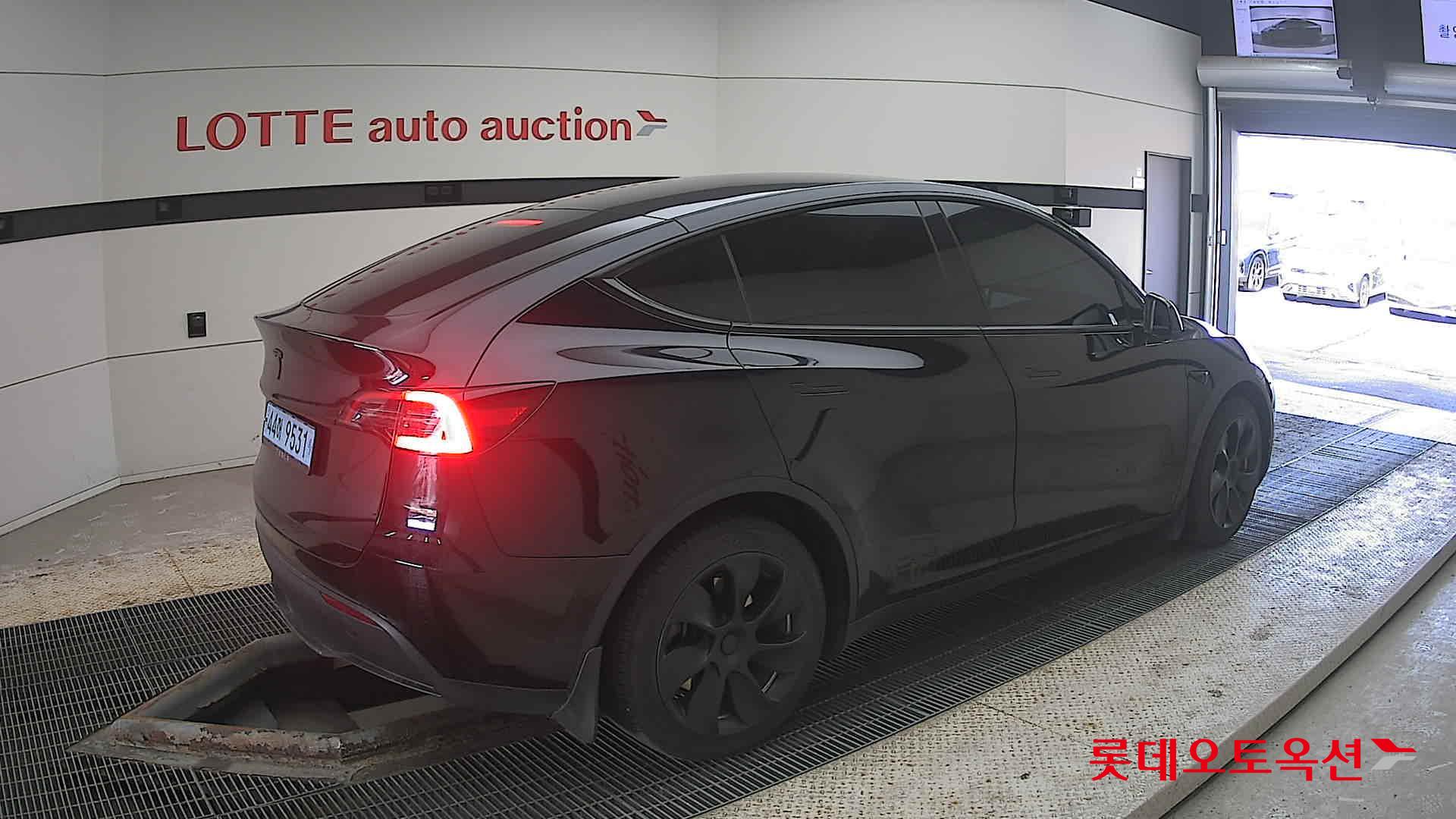 Tesla Model Y 2024 - Image 19