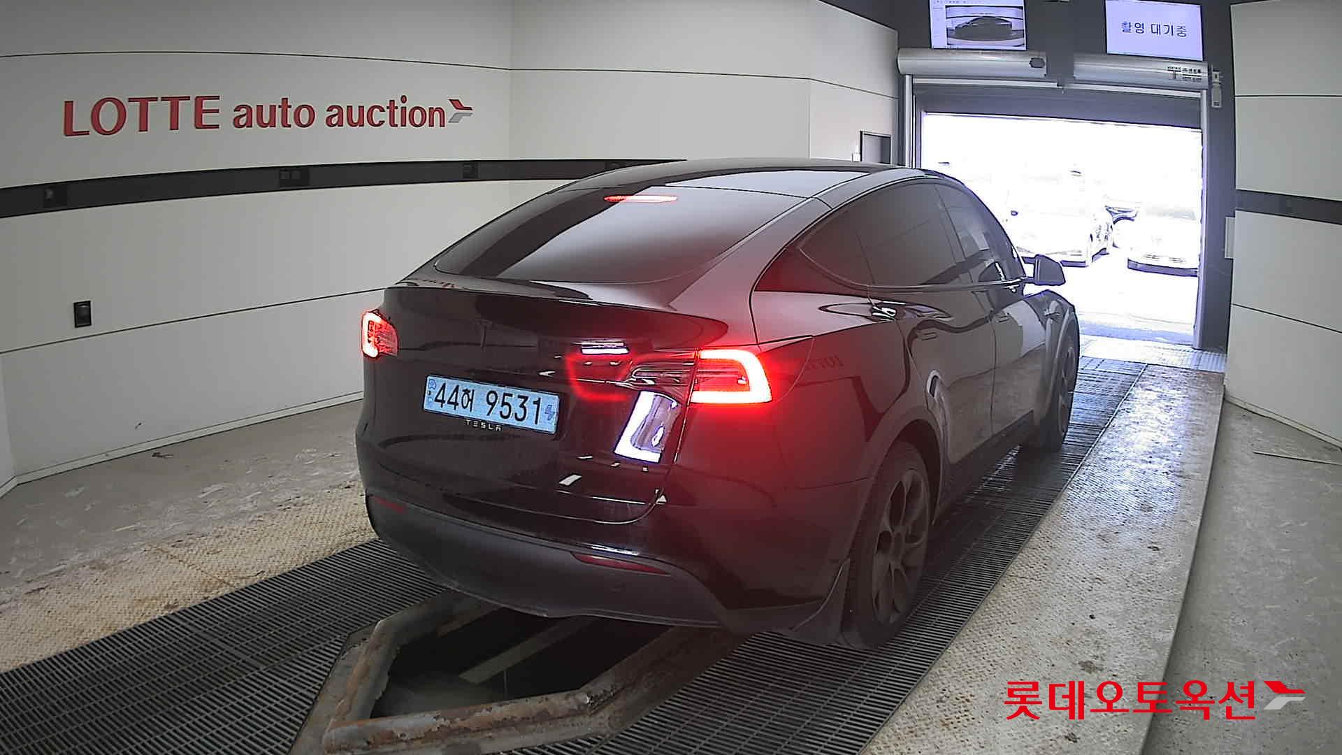 Tesla Model Y 2024 - Image 18