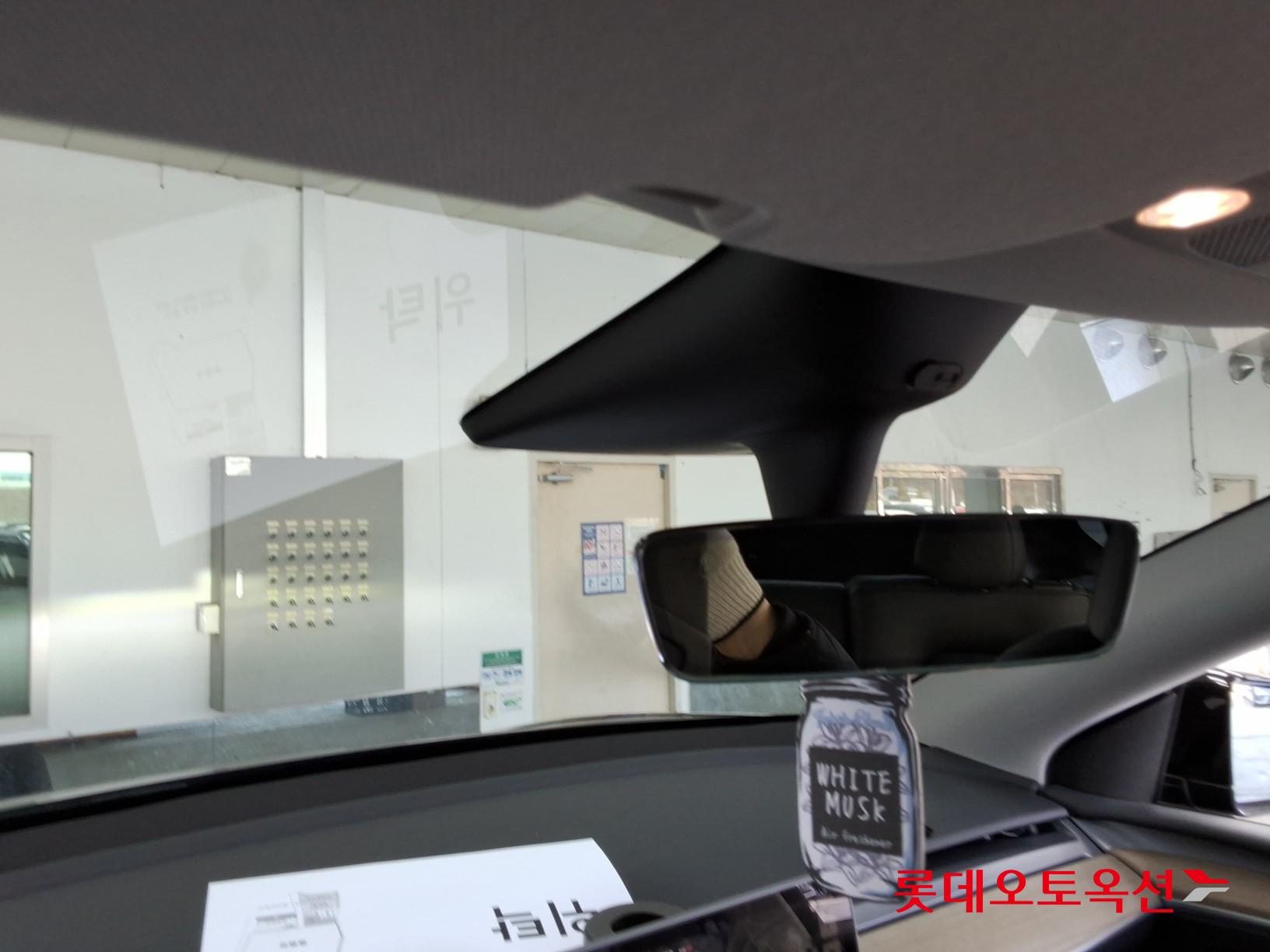 Tesla Model Y 2024 - Image 33