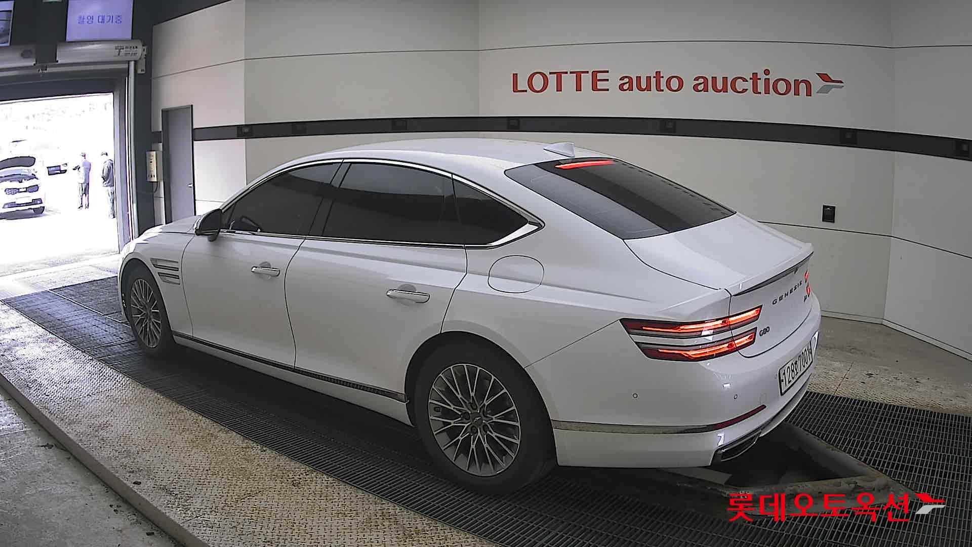 Genesis G80 2021 - Image 15