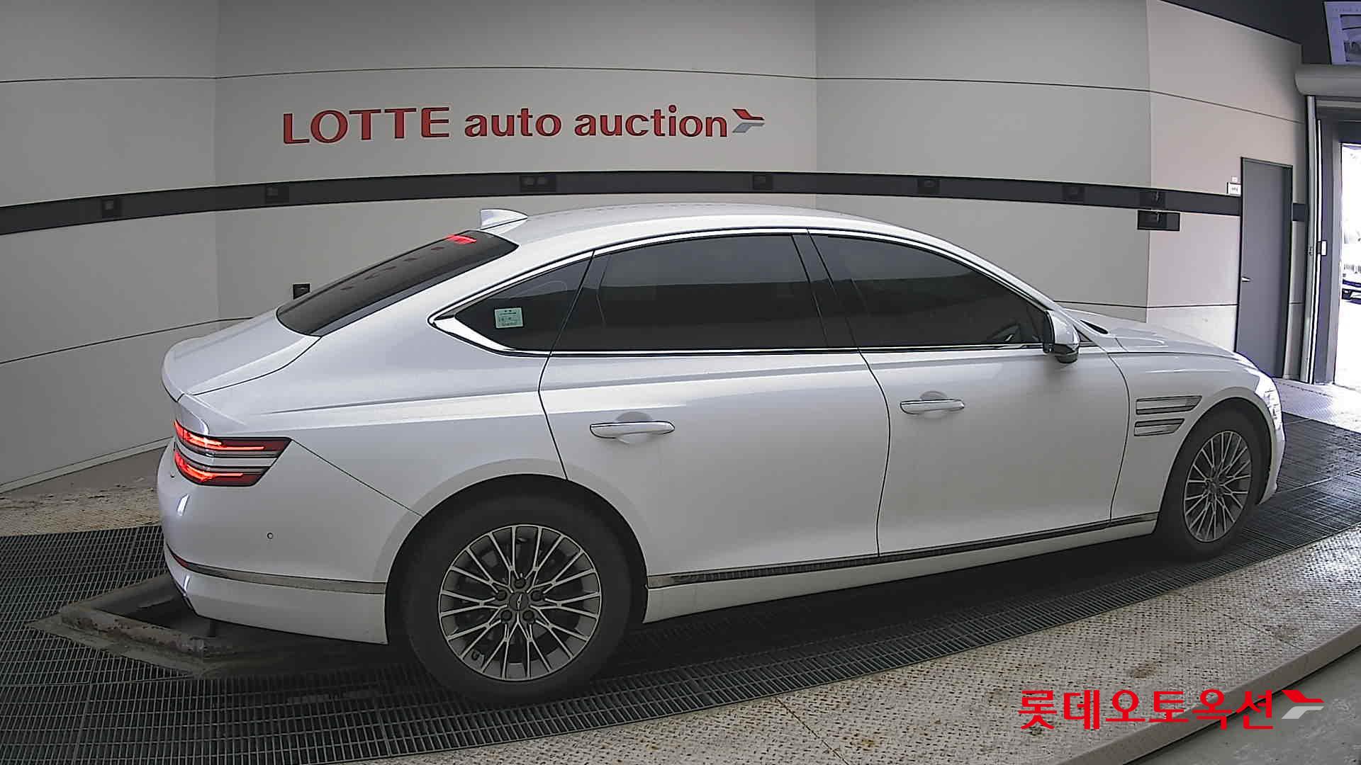 Genesis G80 2021 - Image 20