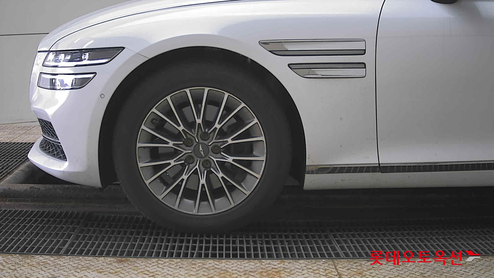 Genesis G80 2021 - Image 25