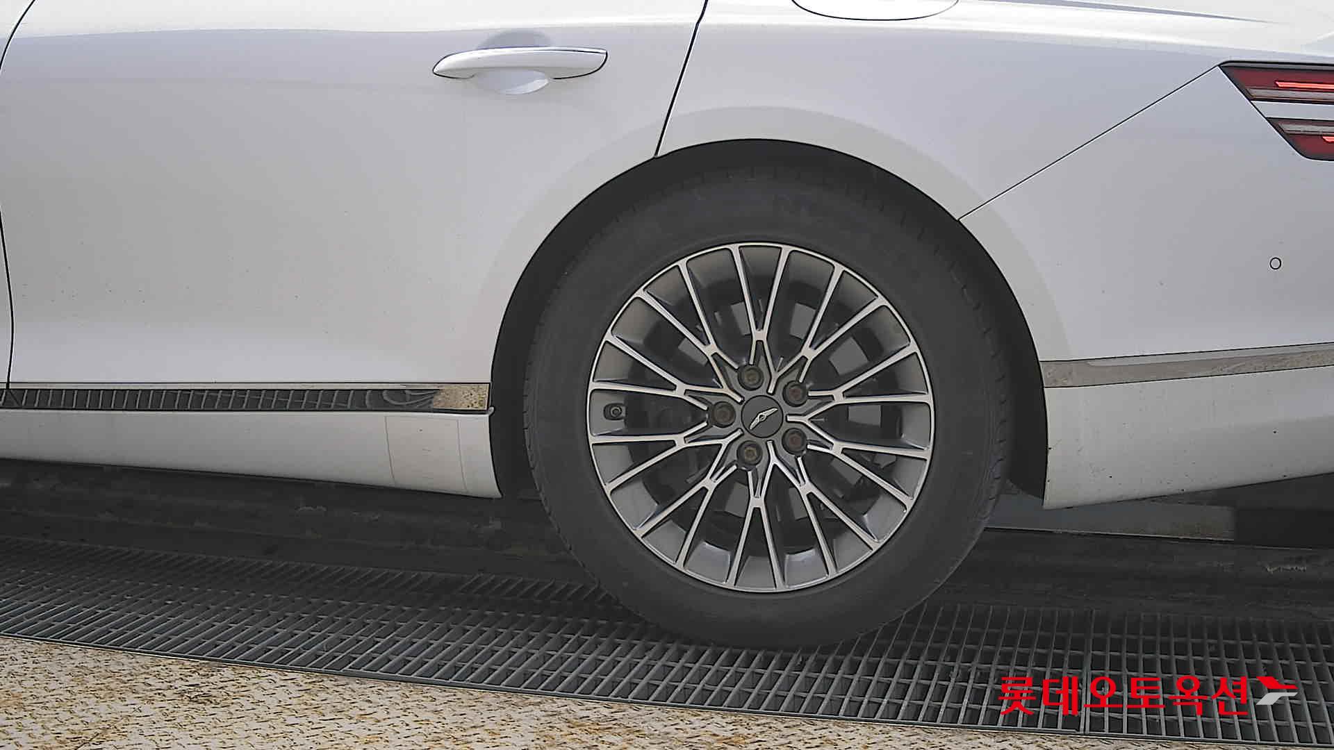 Genesis G80 2021 - Image 26