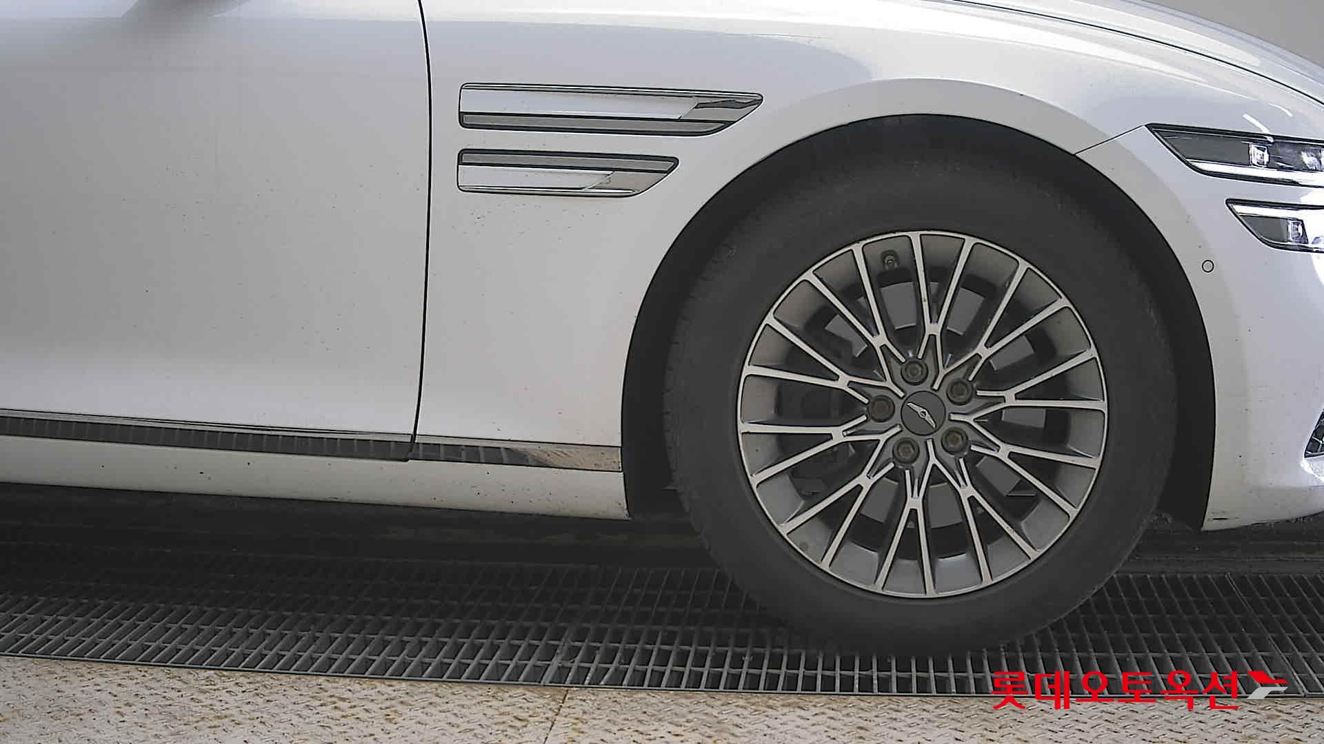 Genesis G80 2021 - Image 27