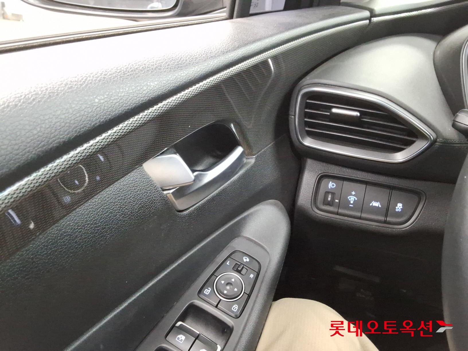 Hyundai Santa Fe 2020 - Image 29