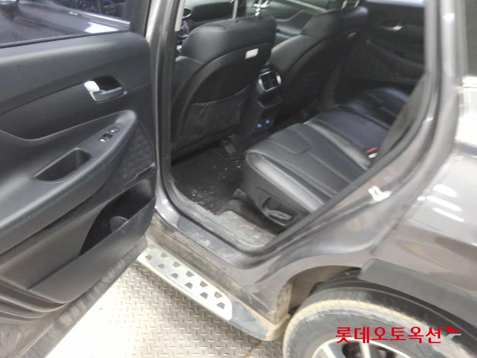 Hyundai Santa Fe 2020 - Image 37