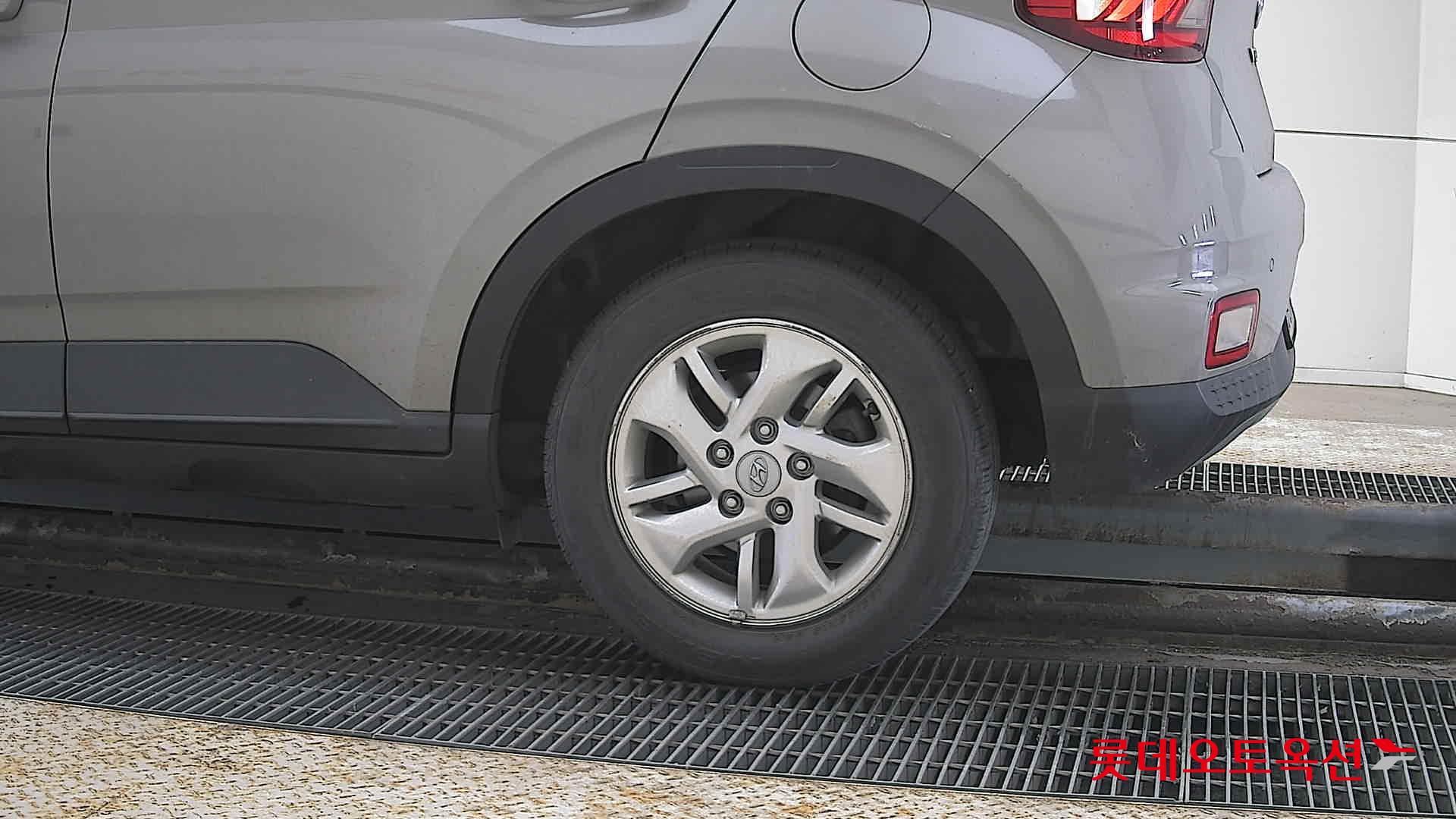 Hyundai Venue id 3803694 из Кореи 22