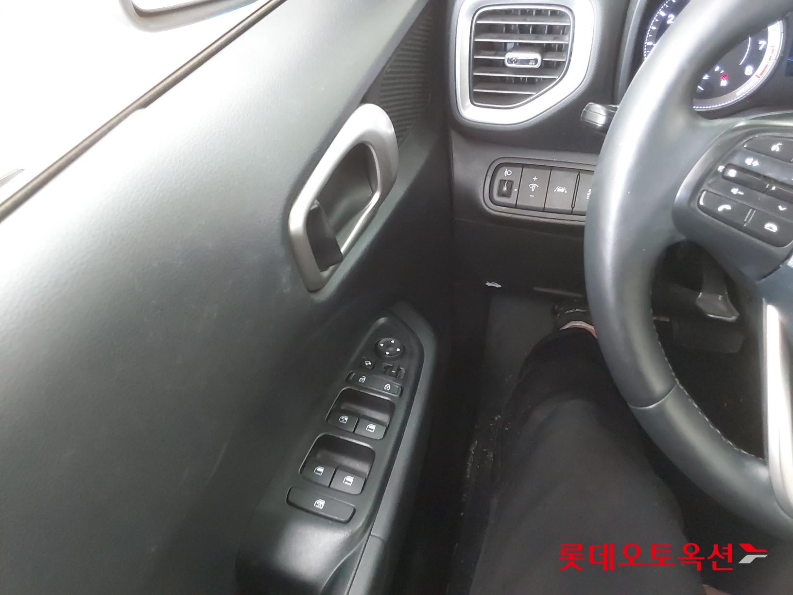 Hyundai Venue id 3803694 из Кореи 28