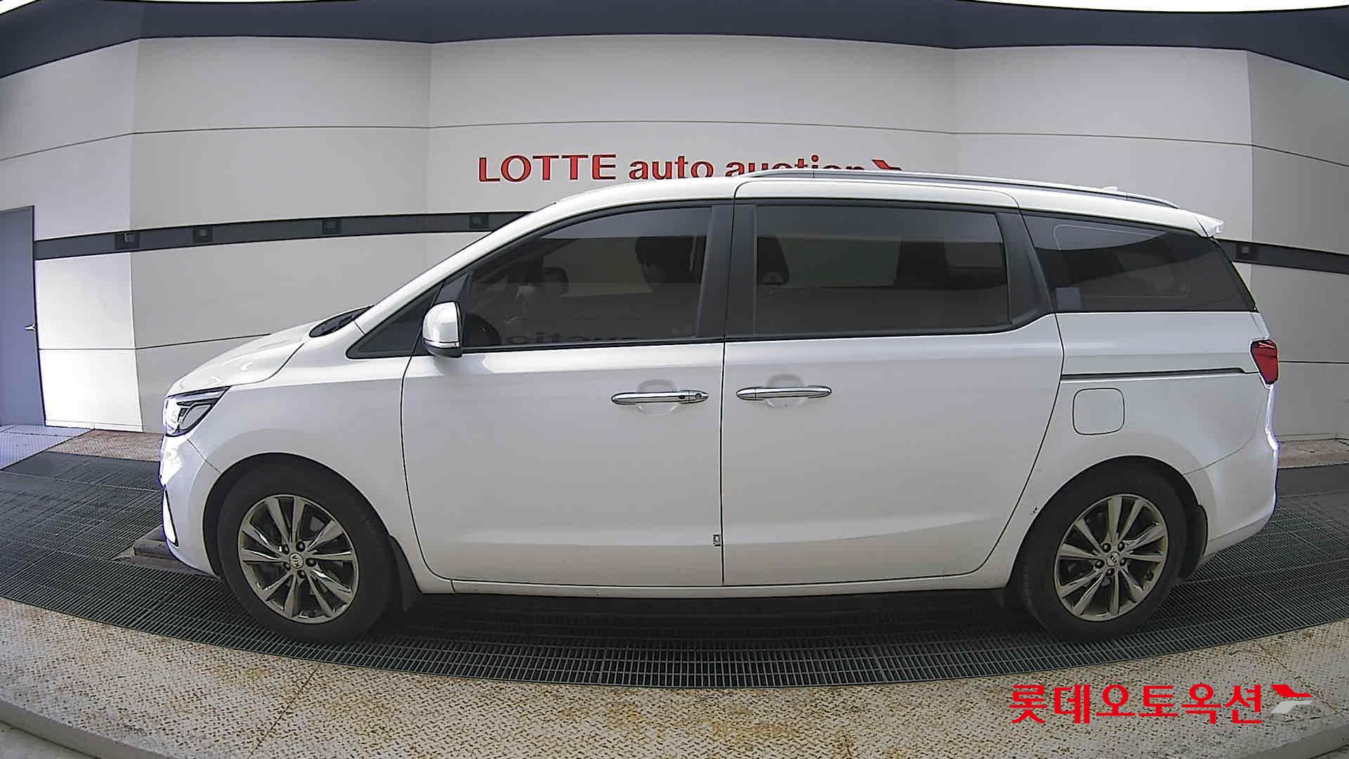 Kia Carnival id 3803781 из Кореи 7