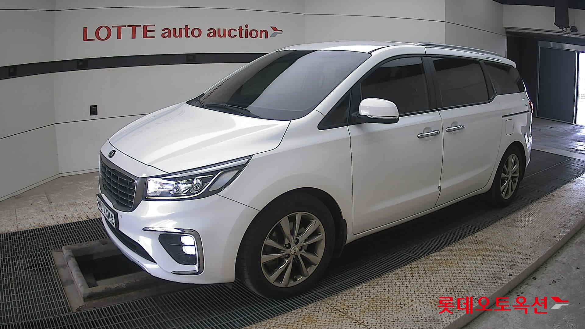 Kia Carnival id 3803781 из Кореи 13