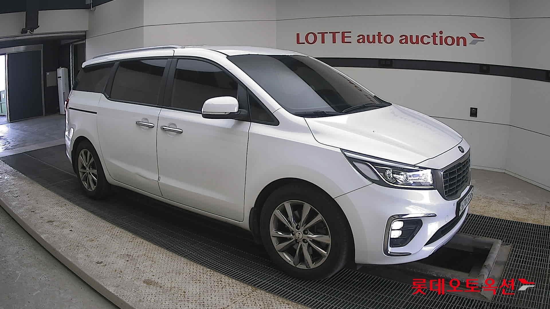 Kia Carnival id 3803781 из Кореи 16