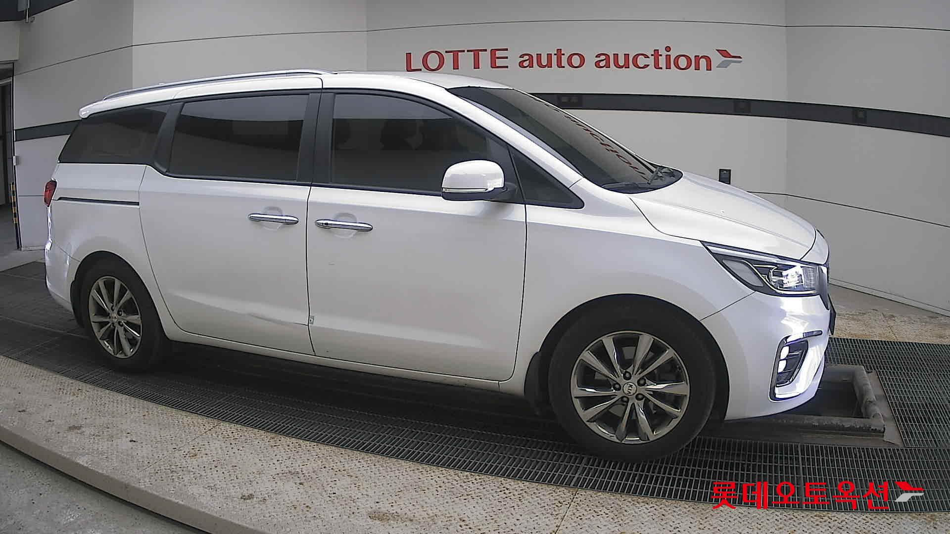 Kia Carnival id 3803781 из Кореи 17