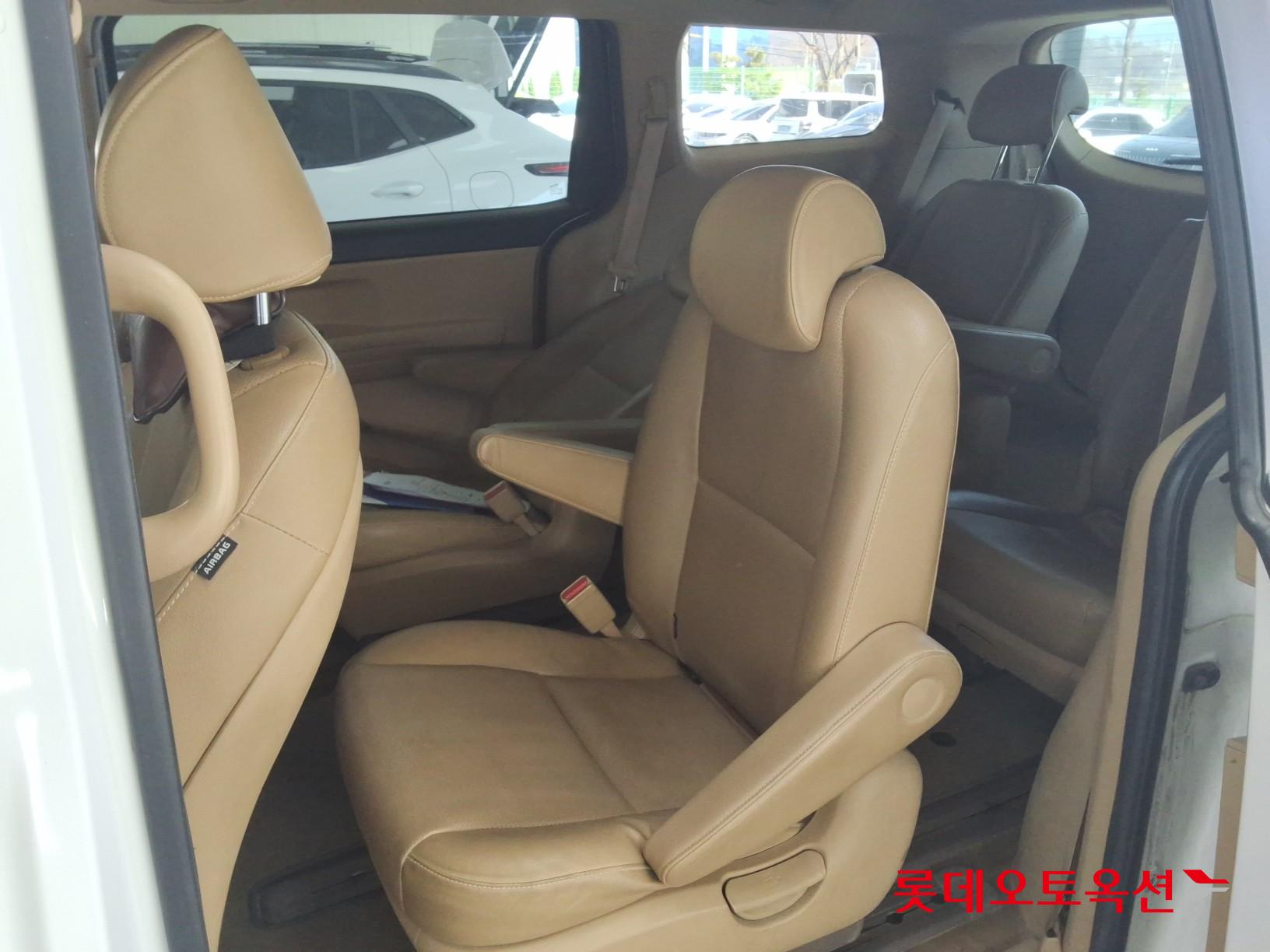 Kia Carnival id 3803781 из Кореи 35