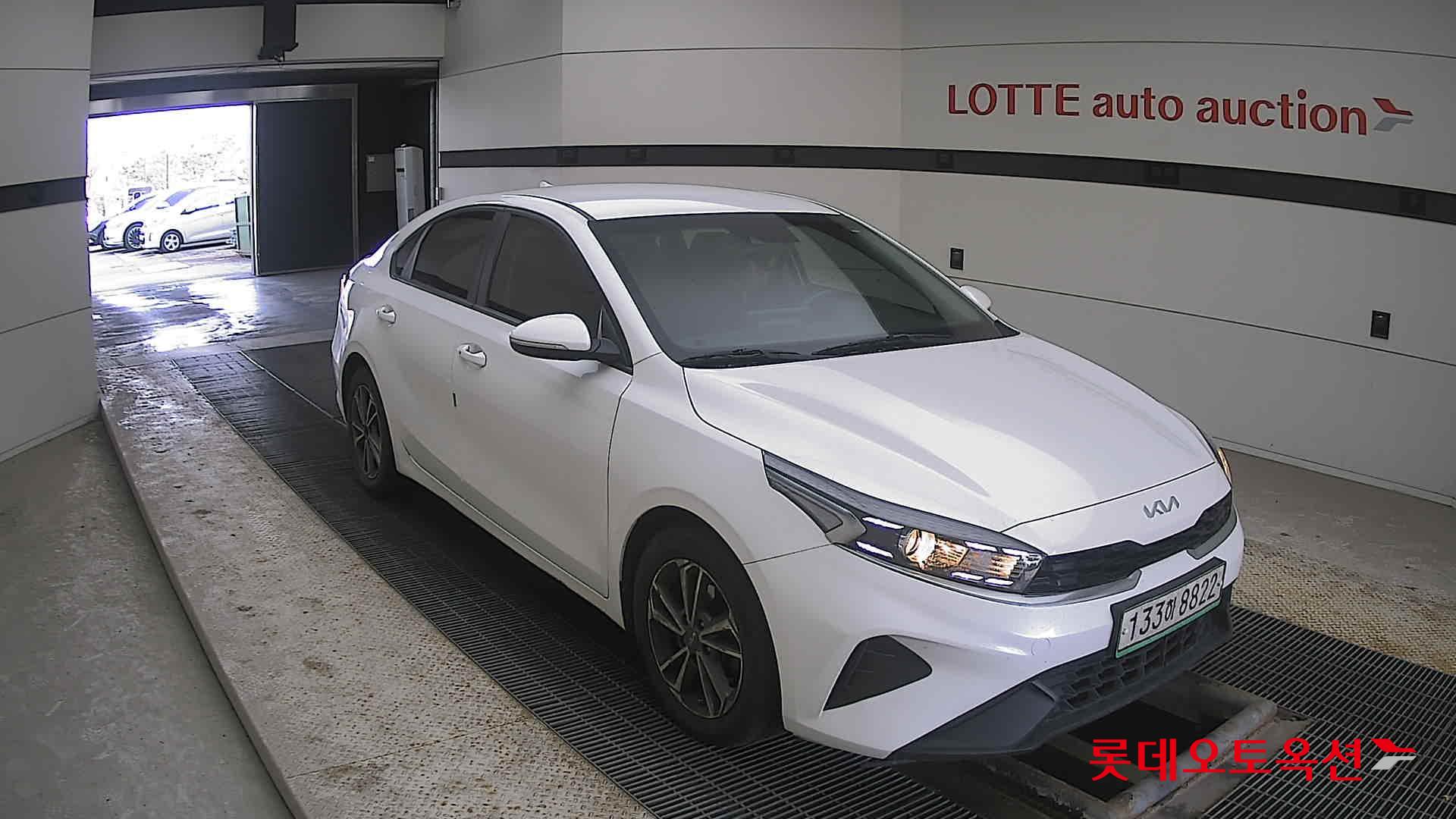 Kia K3 2022 Белый из Кореи, фото 2