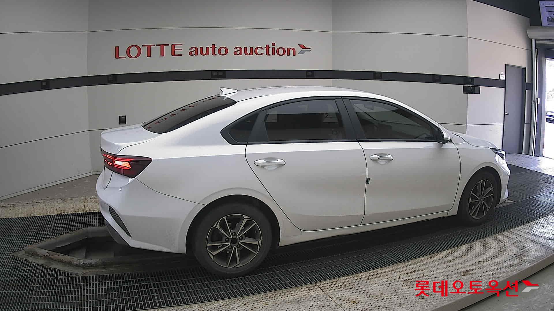 Kia K3 id 3822915 из Кореи 18