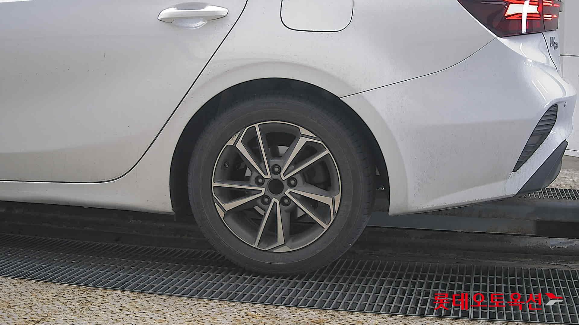 Kia K3 id 3822915 из Кореи 22