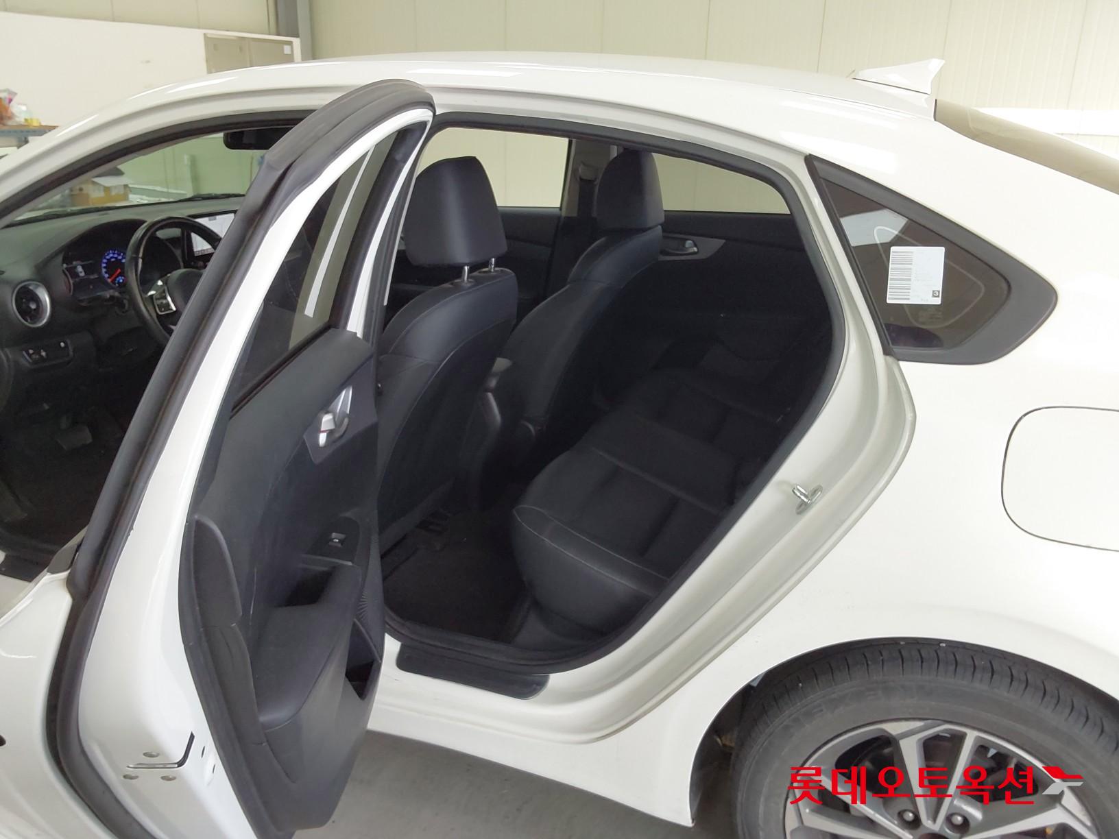 Kia K3 id 3822915 из Кореи 37