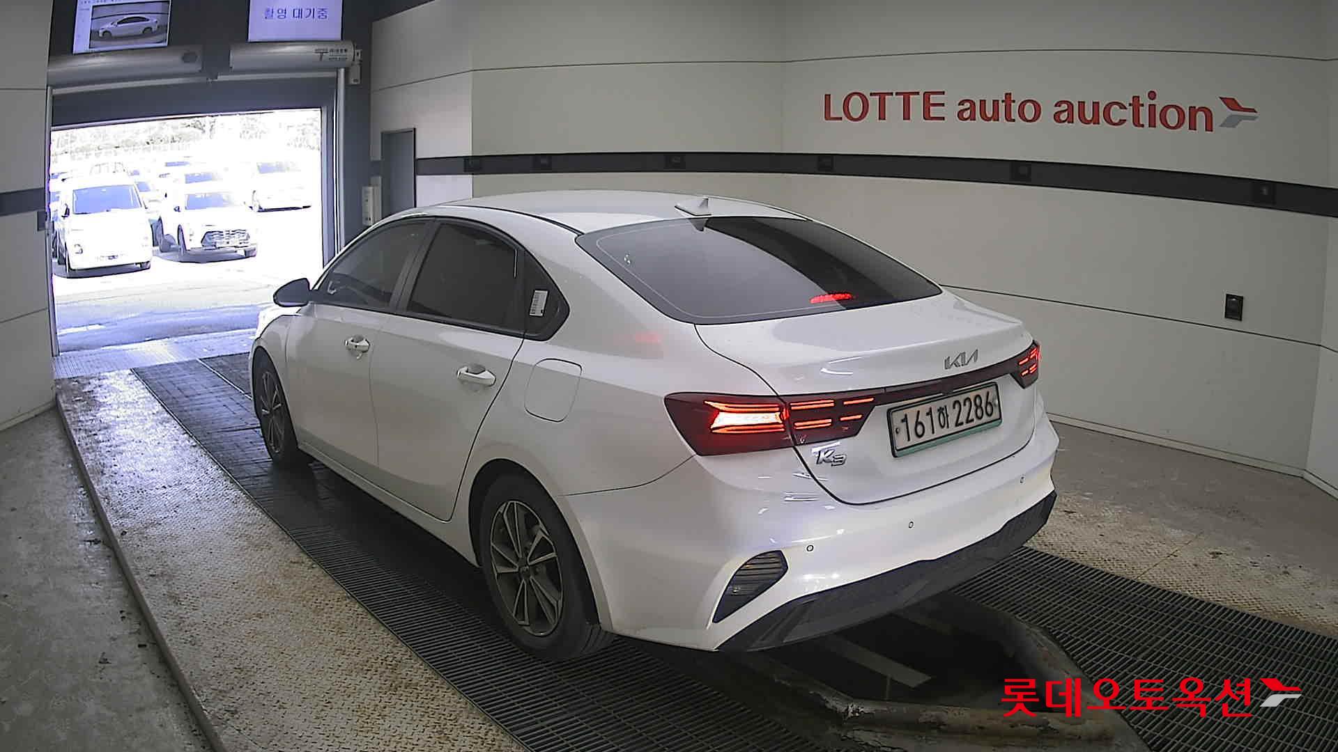 Kia K3 2022 Белый из Кореи, фото 6