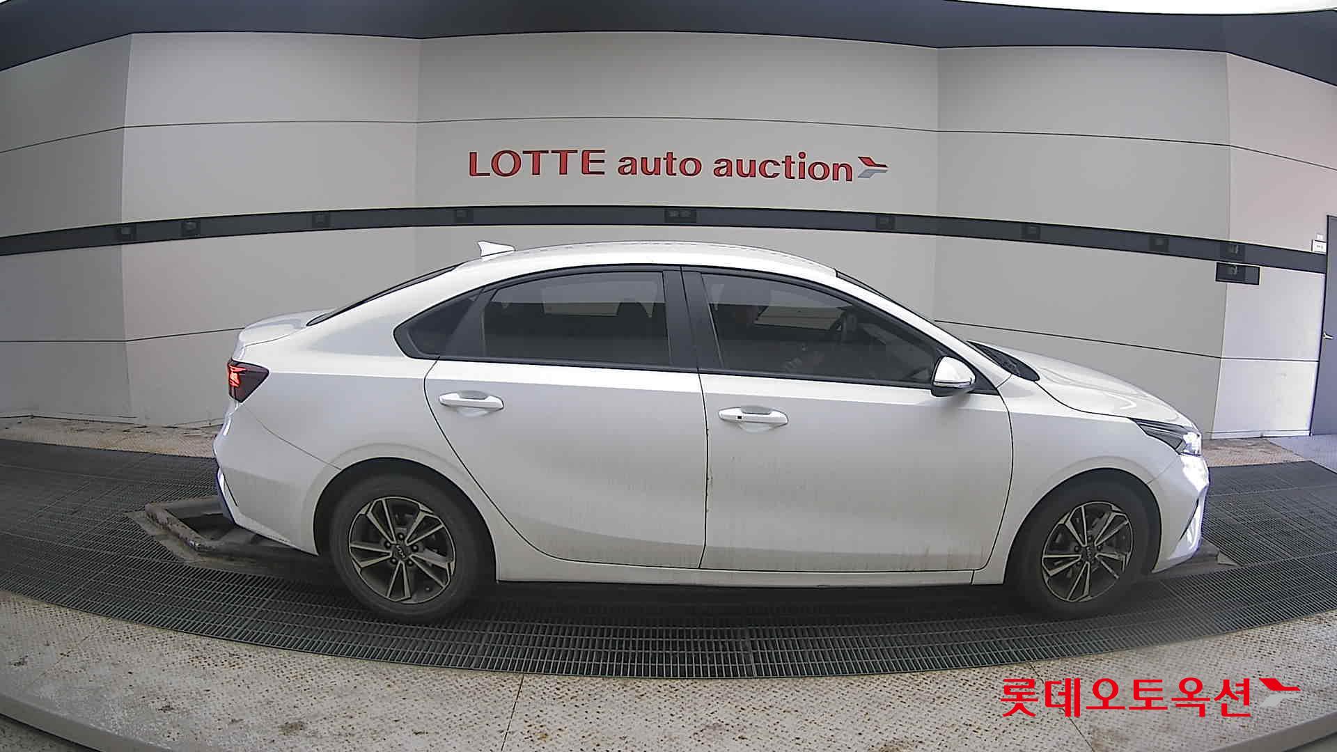 Kia K3 2022 Белый из Кореи, фото 3