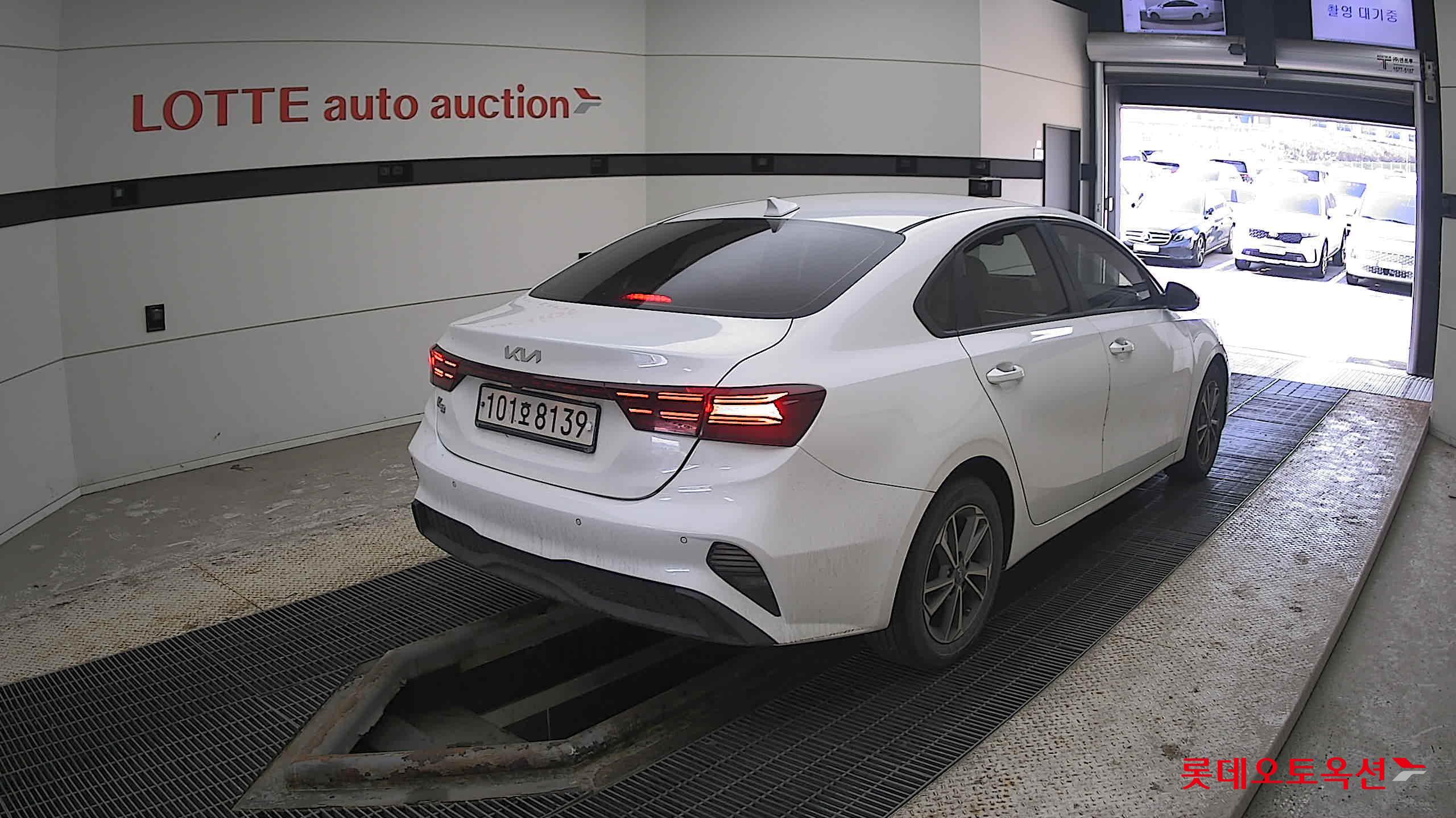 Kia K3 2022 Белый из Кореи, фото 4