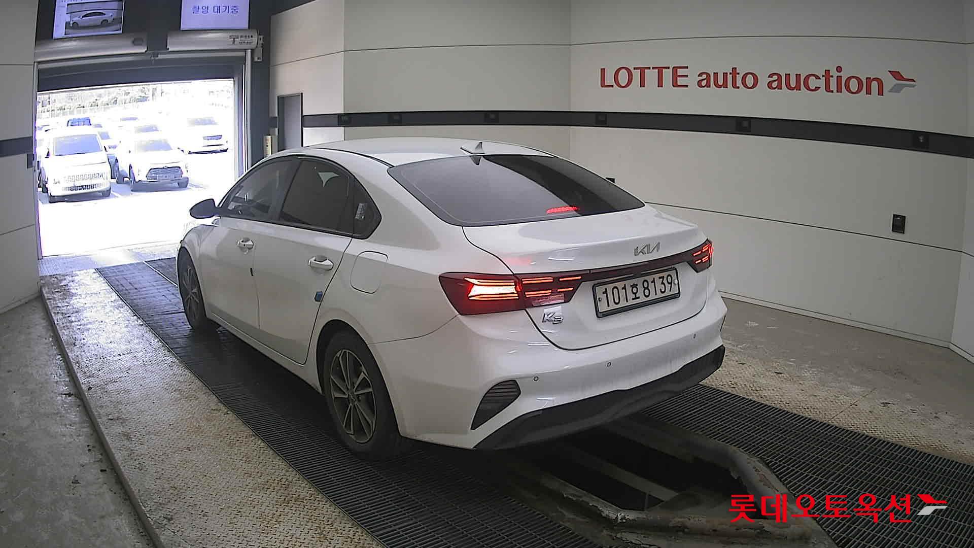 Kia K3 2022 Белый из Кореи, фото 6