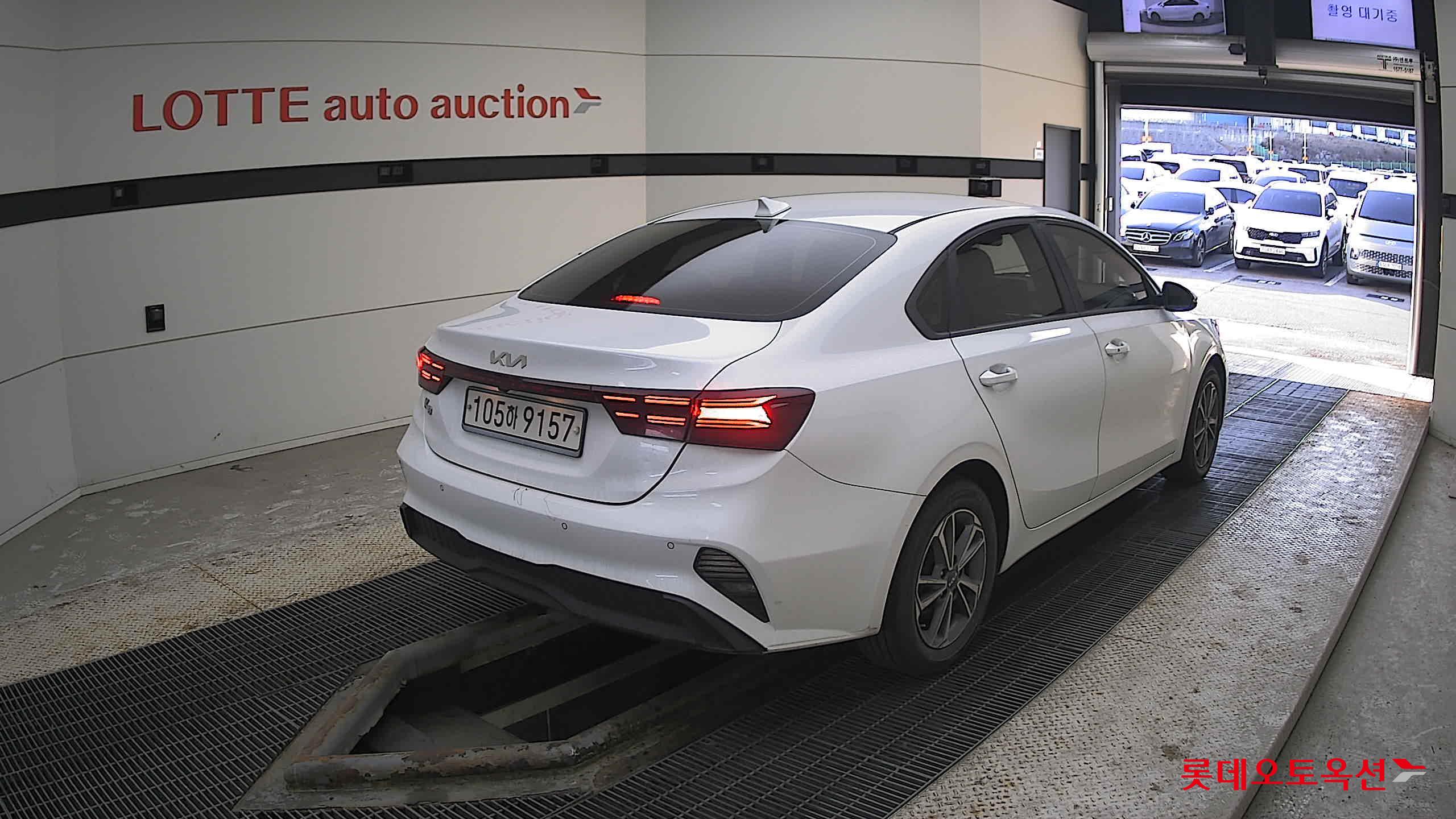 Kia K3 2022 Белый из Кореи, фото 4