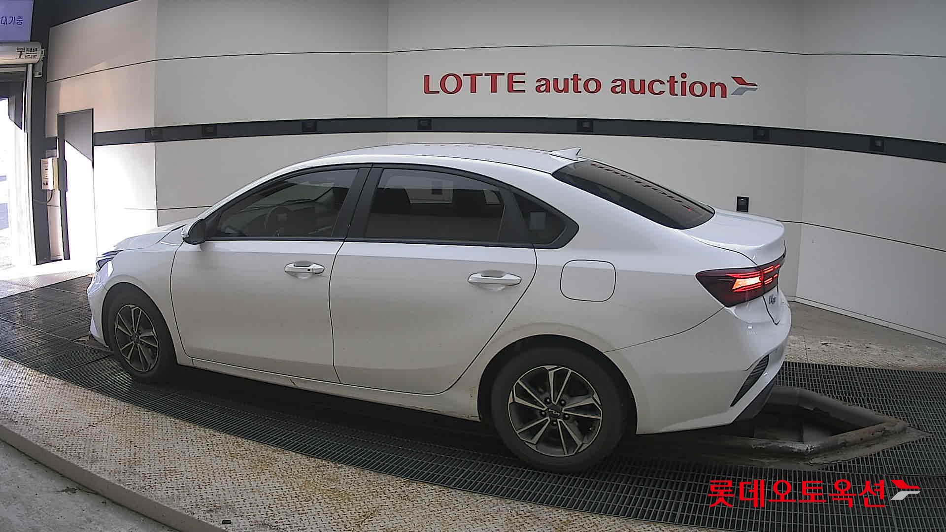 Kia K3 id 3816406 из Кореи 11