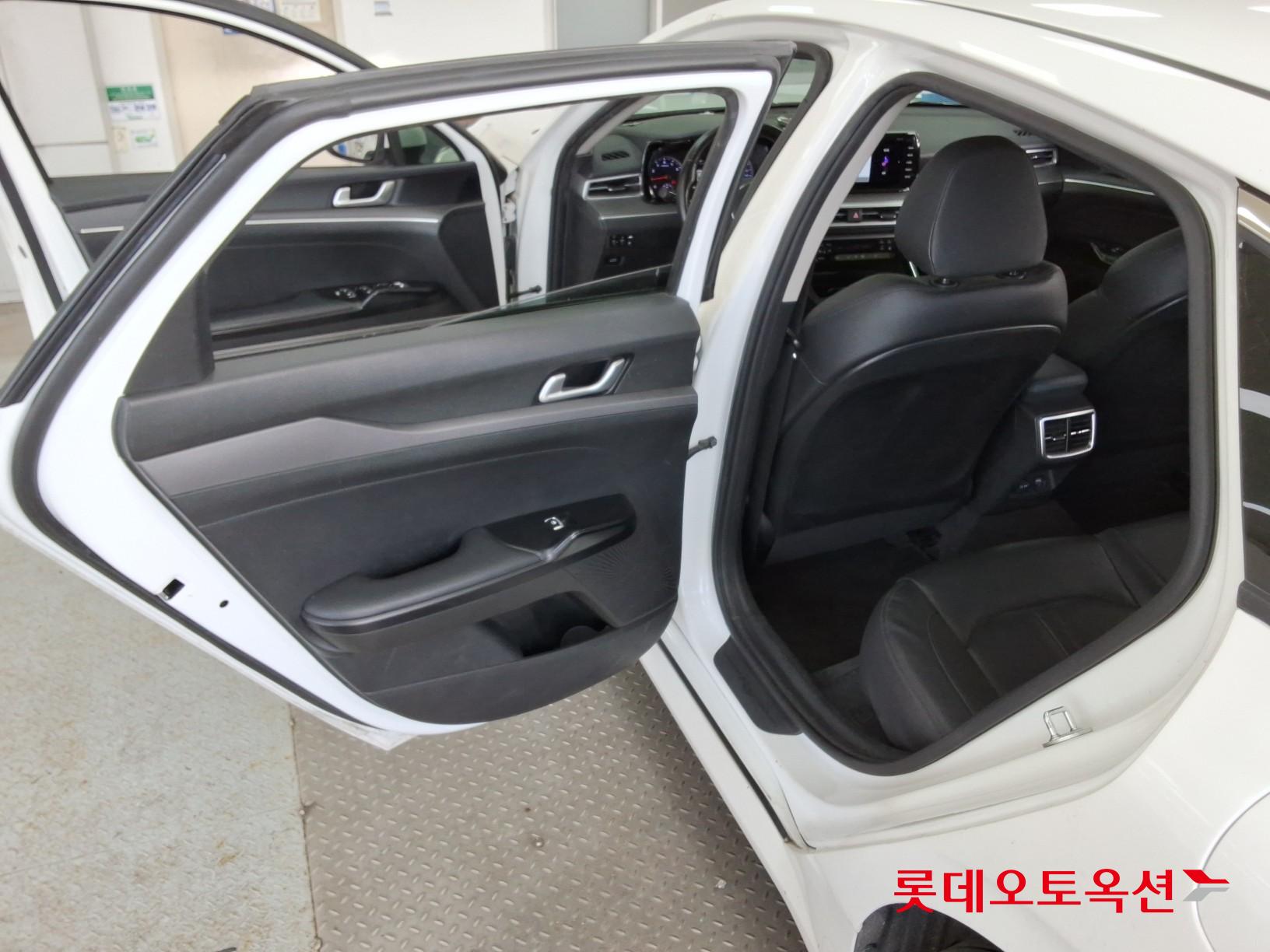 Kia K5 id 3816416 из Кореи 36