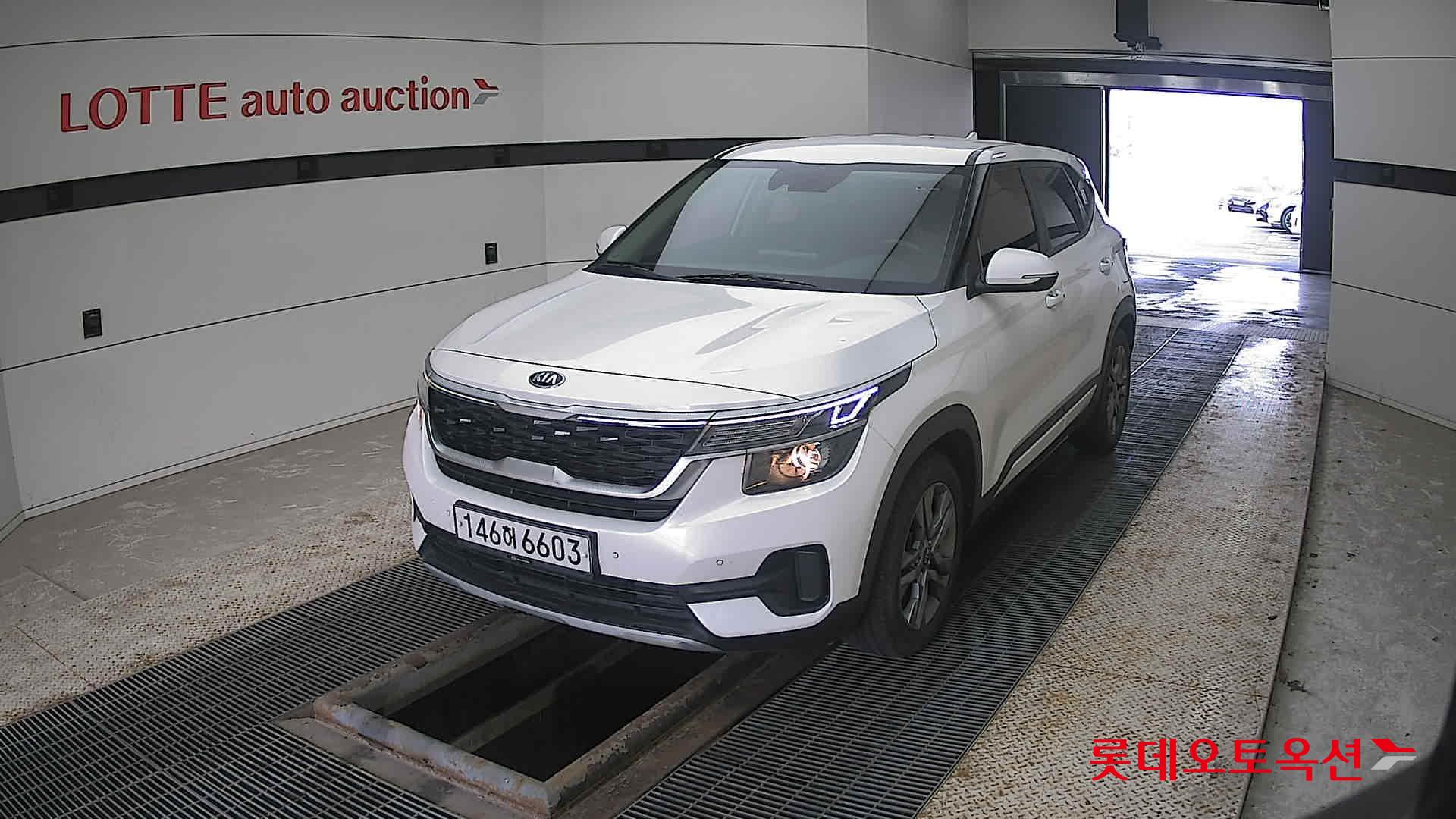 Kia Seltos 2022 Белый из Кореи