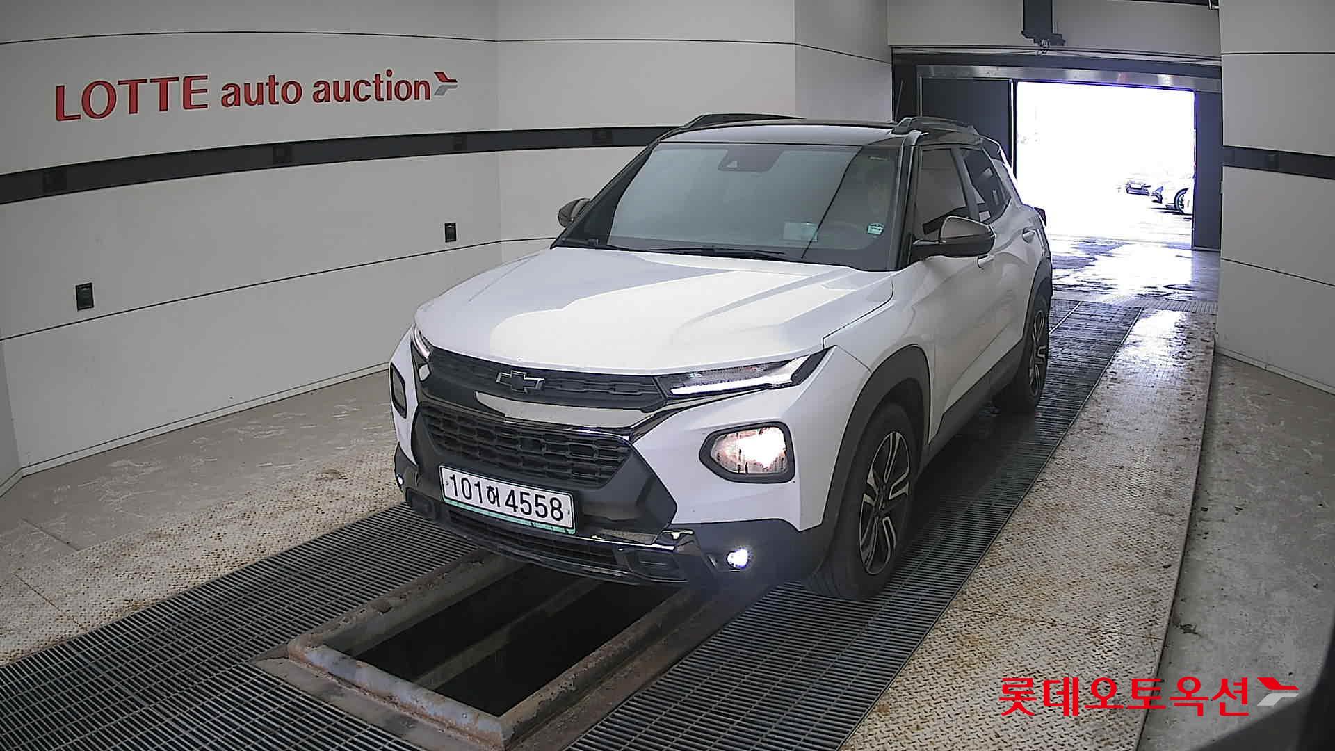 Korea G M TrailBlazer 1.35 Turbo FWD 2022 Белый из Кореи