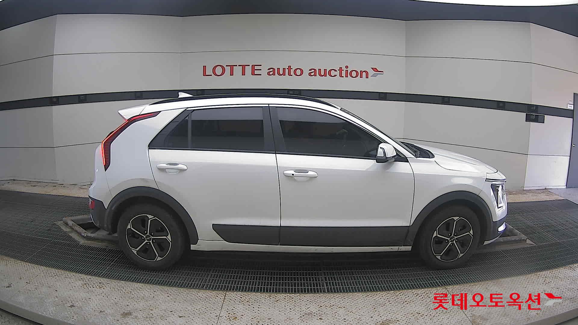 Kia Niro Hybrid 2022 Белый из Кореи, фото 3