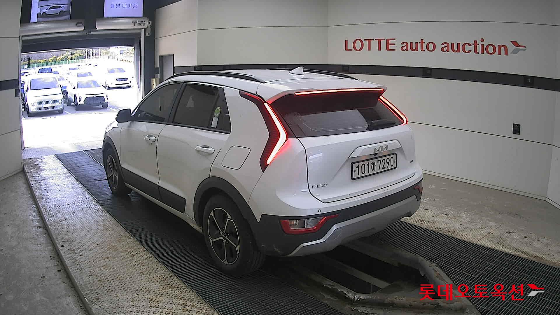 Kia Niro Hybrid 2022 Белый из Кореи, фото 6