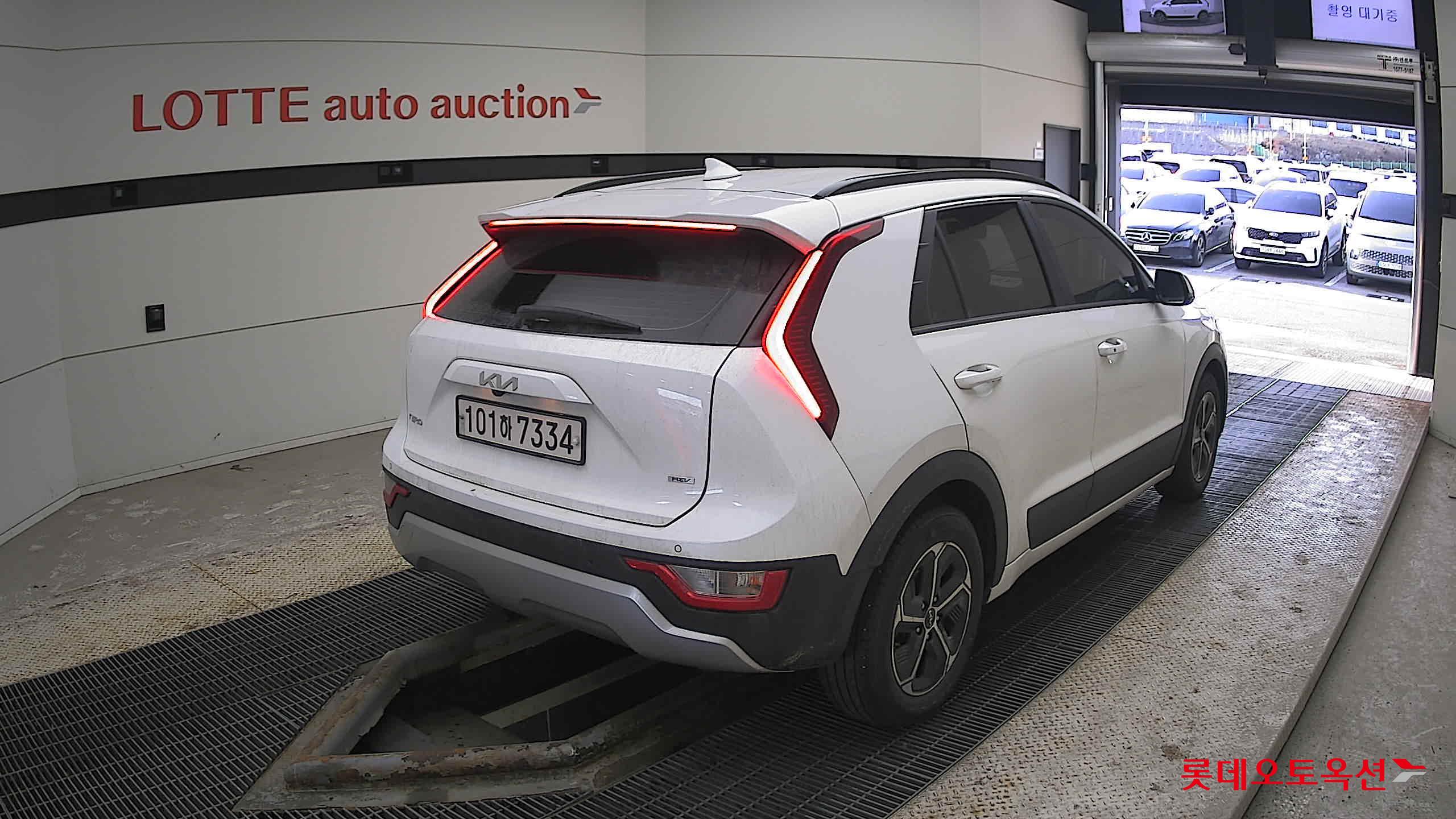 Kia Niro Hybrid 2022 Белый из Кореи, фото 4