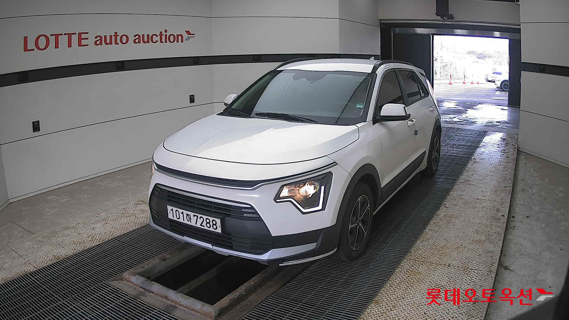 Kia Niro Hybrid 2022 Белый из Кореи