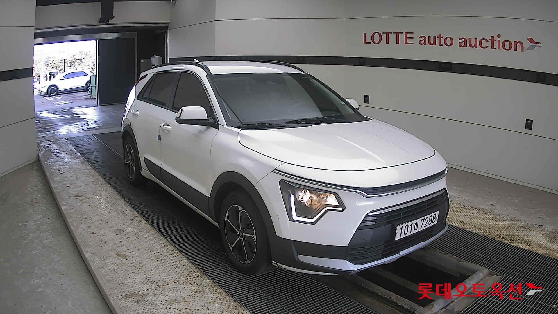 Kia Niro Hybrid 2022 Белый из Кореи, фото 2