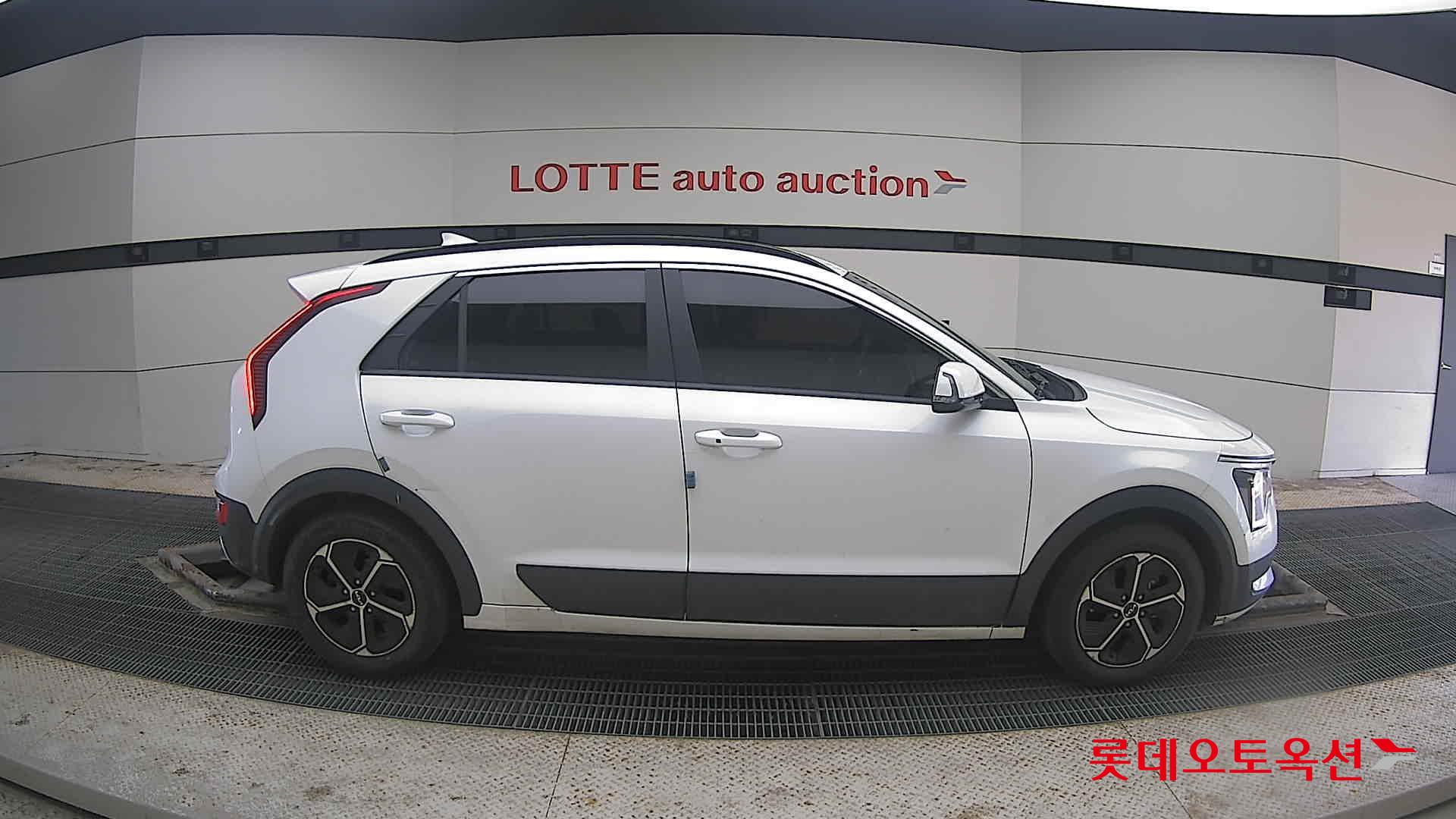 Kia Niro Hybrid 2022 Белый из Кореи, фото 3