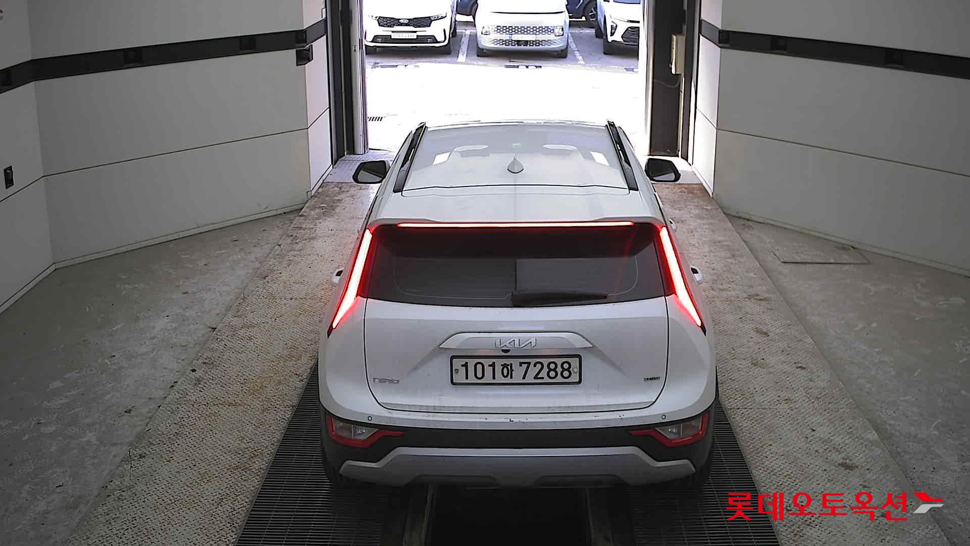 Kia Niro Hybrid 2022 Белый из Кореи, фото 5