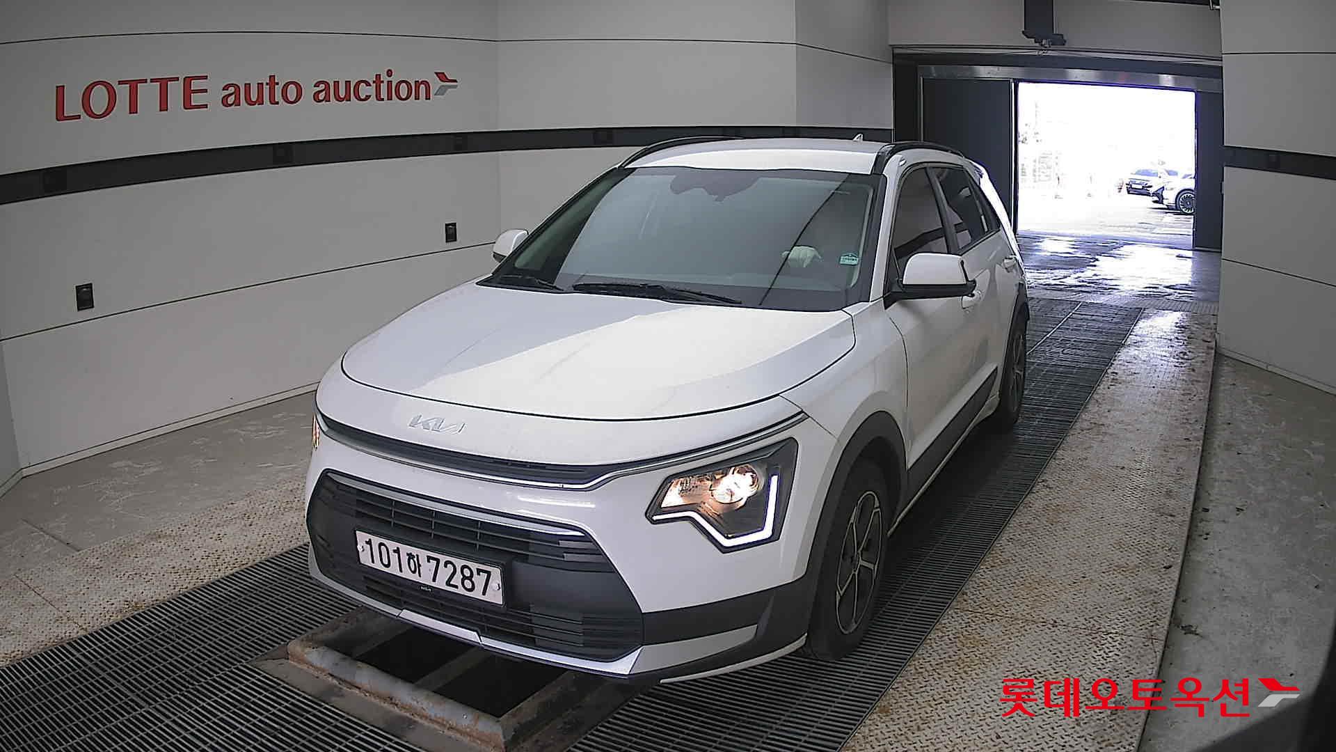 Kia Niro Hybrid 2022 Белый из Кореи