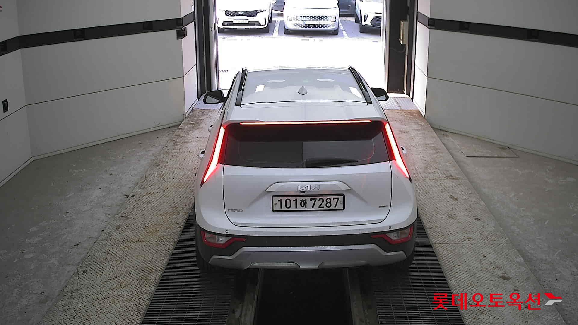 Kia Niro Hybrid 2022 Белый из Кореи, фото 5