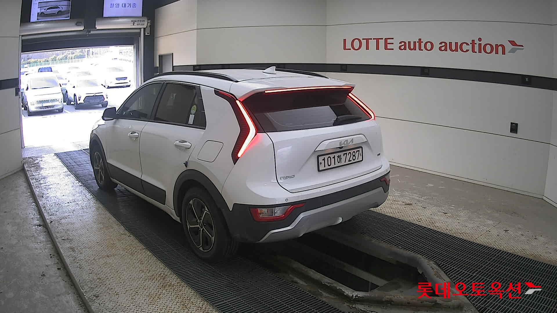 Kia Niro Hybrid 2022 Белый из Кореи, фото 6