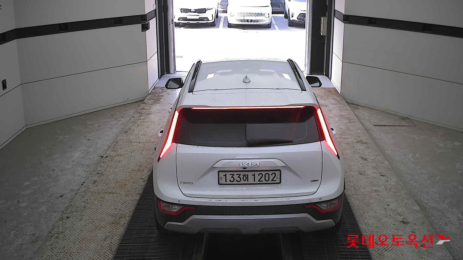 Kia Niro Hybrid 2022 Белый из Кореи, фото 5