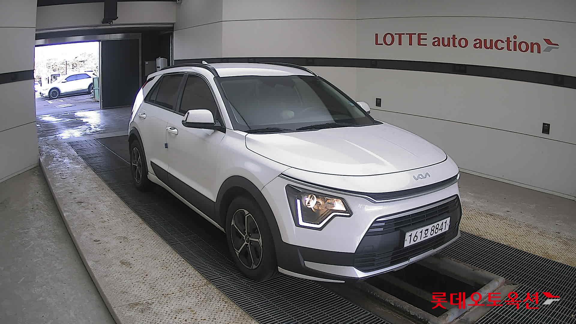 Kia Niro Hybrid 2022 Белый из Кореи, фото 2