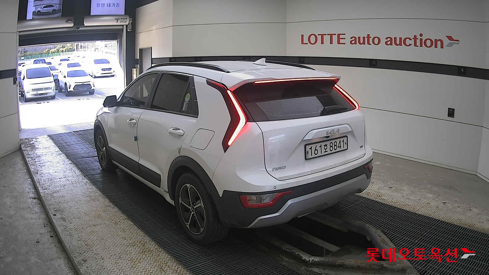 Kia Niro Hybrid 2022 Белый из Кореи, фото 6