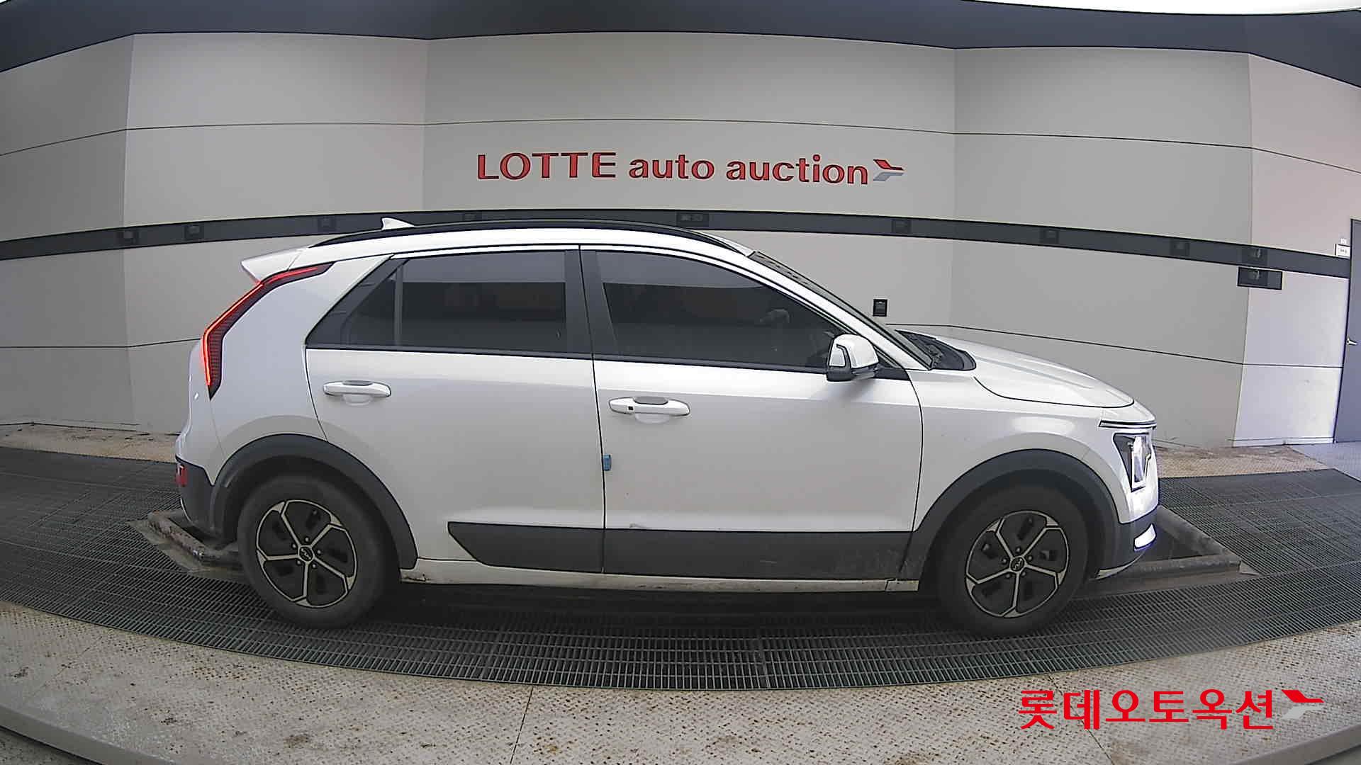 Kia Niro Hybrid 2022 Белый из Кореи, фото 3