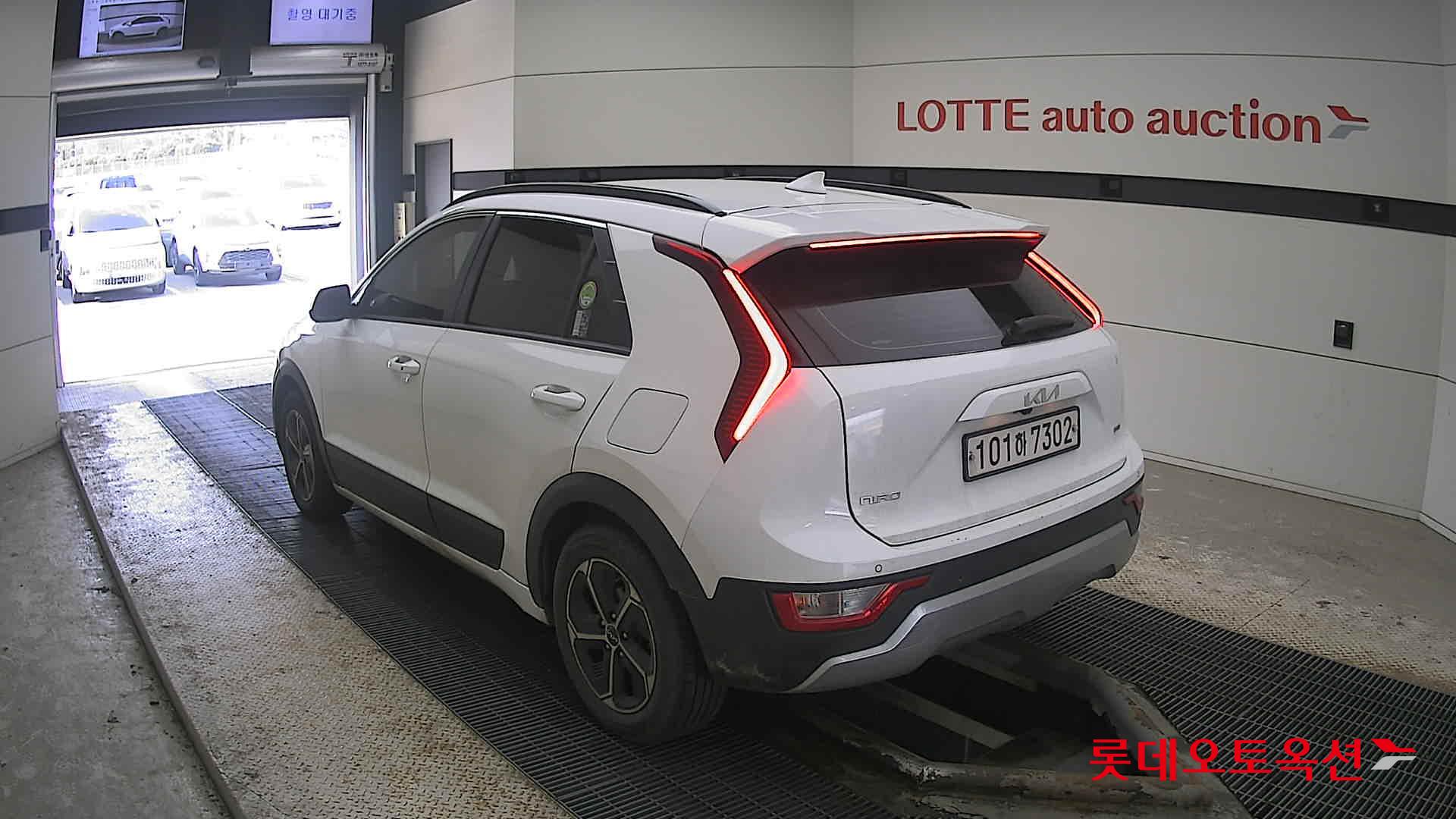 Kia Niro Hybrid 2022 Белый из Кореи, фото 6